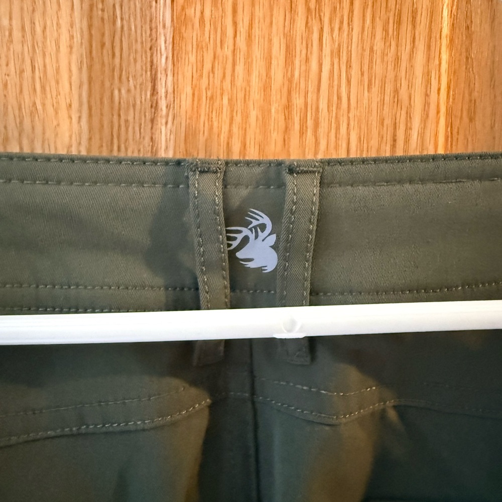 Legendary Whitetails Olive Leaf Hiking Pants - Picture 3 of 11